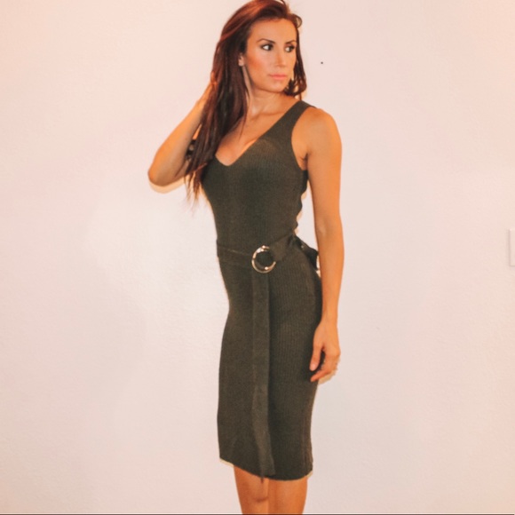 Slimming BodyCon Dress - Picture 5 of 5